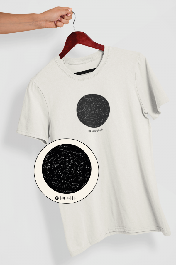 Camiseta-mapa-estelar-beige-central-foto