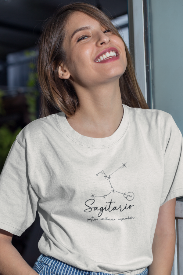 Chica camiseta zodiaco