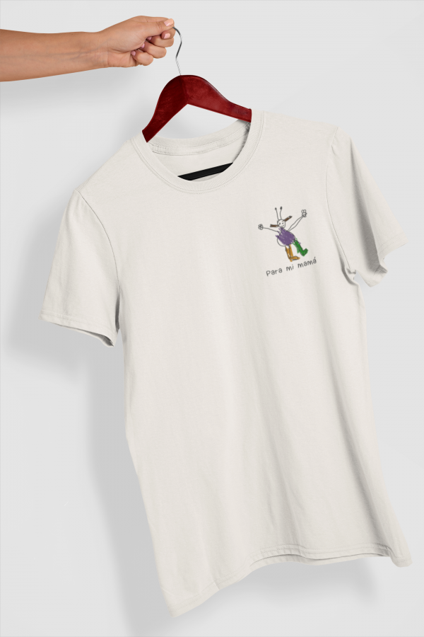 camiseta beige dibujo lateral mama
