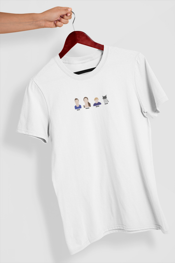 Camiseta blanca familia ilustrada con nombres