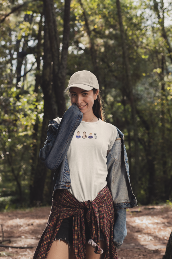 Chica camiseta familia con nombres