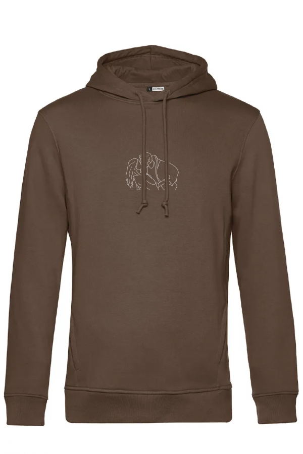 Sudadera-marron-lineas-centro